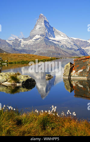 Al Lago Stellisee vicino a Zermatt, in background, Zermatt, Foto Stock