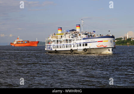 Il traffico delle navi, St Lawrence River vicino a Quebec Foto Stock