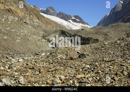 Detriti di roccia e detriti in corrispondenza della fine di un ghiacciaio Foto Stock