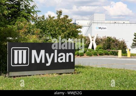 Chatillon sur Chalaronne, Francia - 22 Maggio 2018: Mylan fabbrica in Francia. Mylan è un global generic e specialità azienda farmaceutica Foto Stock