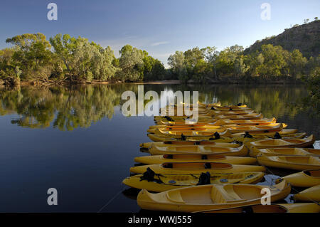 La formazione del paesaggio di Katherine Gorge (Nimiluk) NP, visto da Katherineriver, Territority settentrionale, Australia Foto Stock