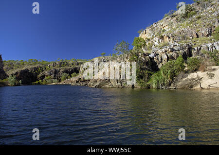 La formazione del paesaggio di Katherine Gorge (Nimiluk) NP, visto da Katherineriver, Territority settentrionale, Australia Foto Stock