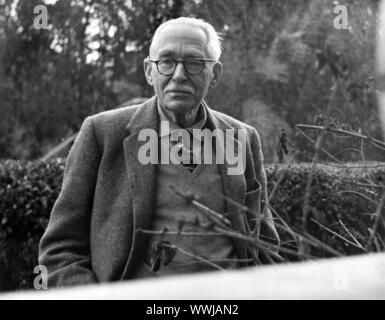 Bernard Leach British studio potter e insegnante di arte. Egli è considerato il padre della British studio pottery'. Foto Stock