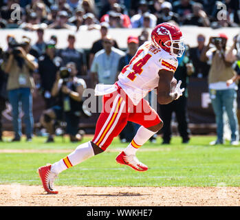 RingCentral Coliseum Oakland Calif, STATI UNITI D'AMERICA. Xv Sep, 2019. U.S.A Chiefs wide receiver Sammy Watkins (14) corre per cantieri extra dopo la cattura durante la NFL partita di calcio tra Kansas City Chiefs e Oakland Raiders 28-10 vincere a RingCentral Coliseum Oakland California Thurman James/CSM/Alamy Live News Foto Stock