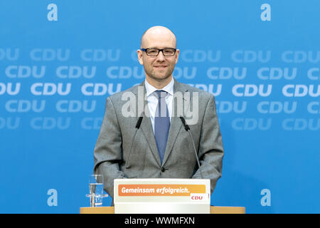 Peter Tauber (CDU), nuovo Segretario generale della CDU, alla conferenza stampa. Foto Stock