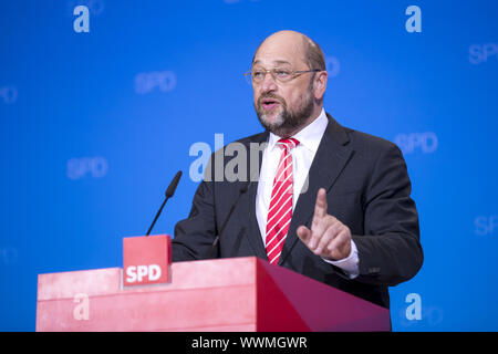 Gabriel (SPD Chef) e Schulz ( Presidente del Parlamento europeo) al comunicato stampa di Berlino. Foto Stock