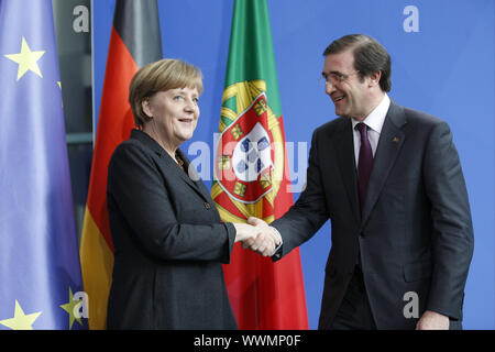 Merkel riceve Coelho, il Primo Ministro della Repubblica portoghese, a Berlino. Foto Stock