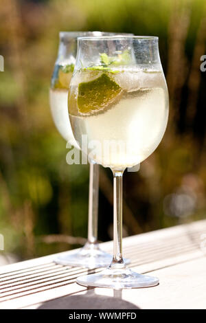 Hugo prosecco lâ Elderflower soda ghiaccio drink estivo Foto Stock