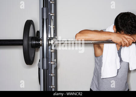 Weightlifter appoggiata Foto Stock