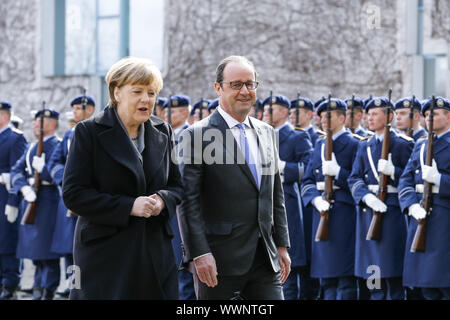 17. Tedesco-francese consiglio dei ministri di Berlino - La Merkel accoglie Holland Foto Stock