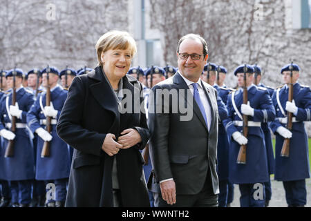 17. Tedesco-francese consiglio dei ministri di Berlino - La Merkel accoglie Holland Foto Stock