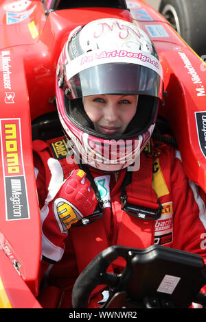 Schweizer Rennfahrerin Maryln Niederhauser (Team Race Performance) ADAC Formel 4 2015 Oschersleben Foto Stock