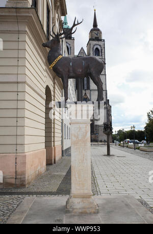 Hirschsäule sul Mercato Vecchio a Magdeburgo, nel Land Sassonia-Anhalt Foto Stock