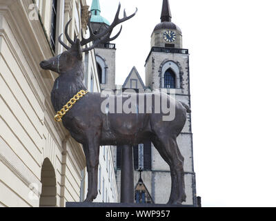 Hirschsäule sul Mercato Vecchio a Magdeburgo, nel Land Sassonia-Anhalt Foto Stock