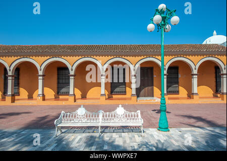 Strade di messicano coloniale città Tlacotalpan, Patrimonio Mondiale dell UNESCO Foto Stock