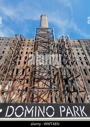 New York, Stati Uniti d'America - 5 giugno 2019:Domino Park a Brooklyn, Williamsburg, la vecchia fabbrica di zucchero, Foto Stock