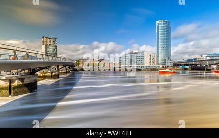 Il Custom House e il fiume Lagan a Belfast, Irlanda del Nord Foto Stock