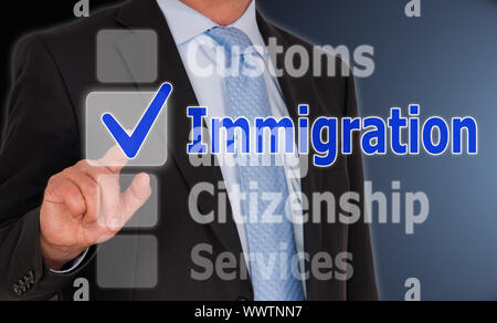 Touchscreen di immigrazione Foto Stock