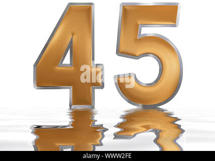 Il numero di riferimento 45, quarantacinque, riflessa sulla superficie dell'acqua, isolato su bianco, 3D render Foto Stock