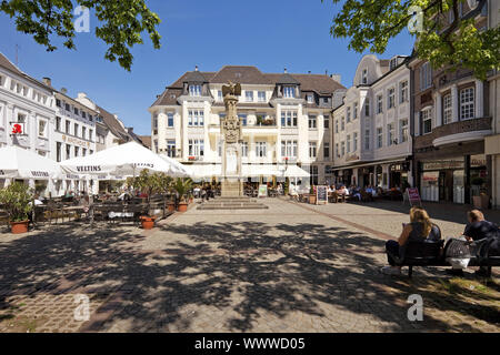 Altmarkt square, Moers, la zona della Ruhr, Renania settentrionale-Vestfalia, Germania, Europa Foto Stock