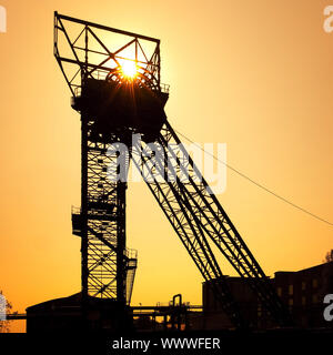 Headframe della miniera di carbone di Auguste Victoria albero 1/2, Marl, la zona della Ruhr, Germania, Europa Foto Stock