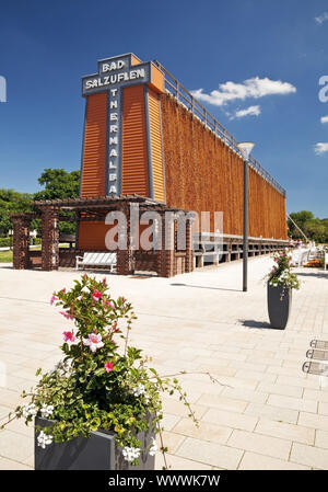 Torre di graduazione con scritte, Bad Salzuflen, Renania settentrionale-Vestfalia, Germania, Europa Foto Stock