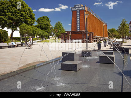 Torre di graduazione con scritte, Bad Salzuflen, Renania settentrionale-Vestfalia, Germania, Europa Foto Stock