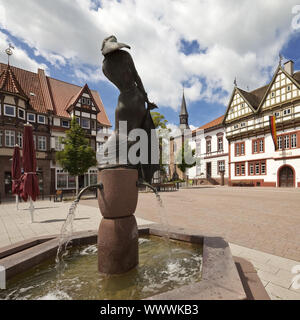 Alheyd Fontana sulla Piazza del Mercato con il municipio, Blomberg, Renania settentrionale-Vestfalia, Germania,l'Europa Foto Stock