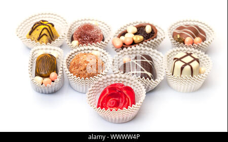 Cioccolatini assortiti Candy nel cestino per la carta Foto Stock