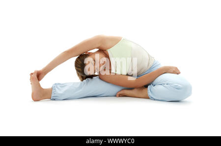 Bella ragazza la pratica di Ashtanga Yoga su bianco Foto Stock