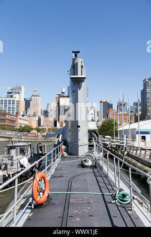 New York, Stati Uniti d'America - 11 Giugno 2019: USS Growler sommergibile upper deck Foto Stock