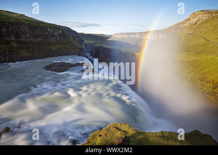 Cascate Gullfoss e rainbow, fiume Hvitá, Haukadalur, Golden Circle, Islanda, Europa Foto Stock