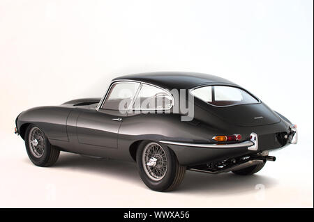 1966 Jaguar e serie tipo 1 testa fissa coupe. Foto Stock