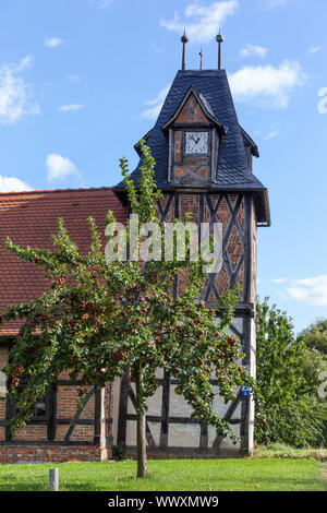 Villaggio Chiesa Wieserode nel Harz a struttura mista in legno e muratura chiesa Foto Stock