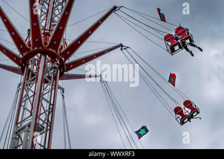 Il tradizionale divertimento annuale Fiera che si tiene a St Giles, Oxford, Oxfordshire, Regno Unito Foto Stock