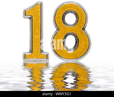 Il numero di riferimento 18, diciotto, riflessa sulla superficie dell'acqua, isolato su bianco, 3D render Foto Stock