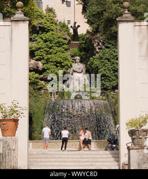 Fontana del ovato nella città di Tivoli in Italia Foto Stock