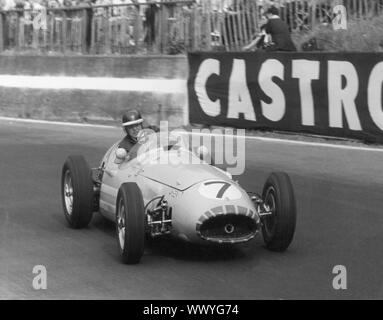 1955 Maserati 250F, Mike Hawthorn all evento di BARC Crystal Palace. Foto Stock