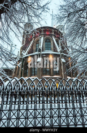 La mattina presto la Chiesa dei Santi. Olha e Elizabeth nella città di Lviv, Ucraina Foto Stock