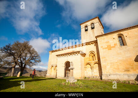 San Esteban chiesa in Moradillo de villaggio di sedano, regione Paramos, Burgos, Spagna Foto Stock