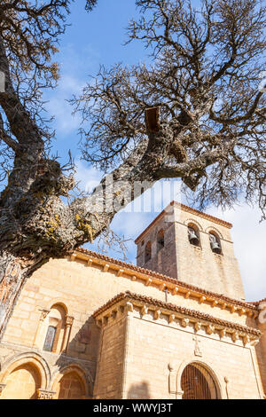 San Esteban chiesa in Moradillo de villaggio di sedano, regione Paramos, Burgos, Spagna Foto Stock