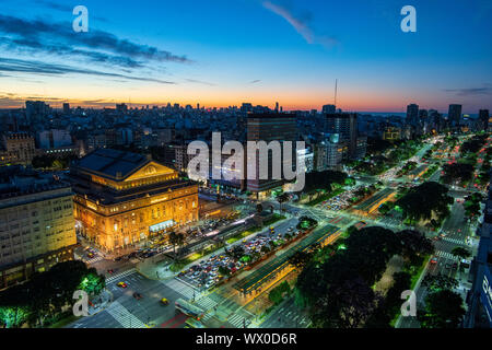 Vista città con 9 de Julio Avenue, Buenos Aires, Argentina, Sud America Foto Stock