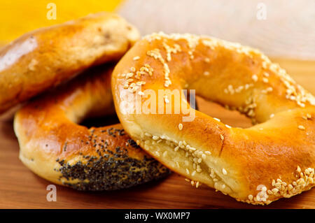 Freschi assortiti stile di Montreal bagels close up Foto Stock