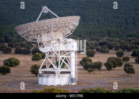 Grande radiotelescopio piatto di antenna Foto Stock