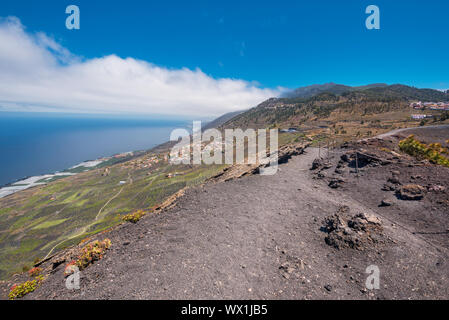 Paesaggio di La Palma isola dalla parte superiore di San Antonio vulcano, Isole canarie, Spagna. Foto Stock