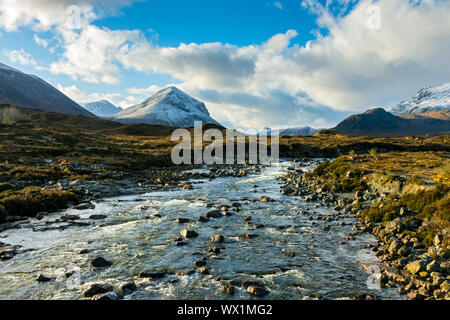 Il picco di Marsco nella Red Cuillin Hills, da Sligachan, Isola di Skye, Scotland, Regno Unito Foto Stock