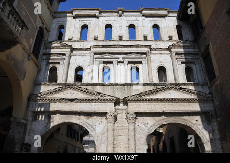 Porta Borsari, antica porta romana, Verona, Italia, Europa Foto Stock