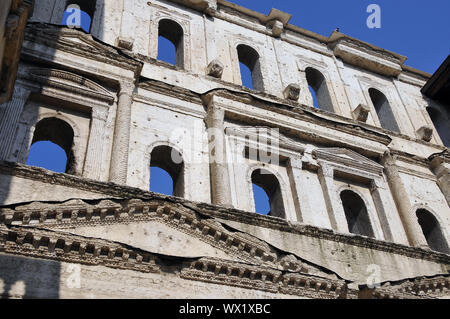 Porta Borsari, antica porta romana, Verona, Italia, Europa Foto Stock