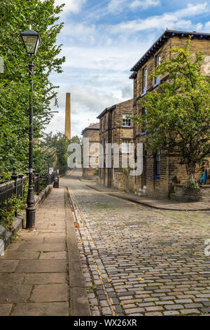Albert terrazza, Saltaire, nello Yorkshire, Inghilterra. Saltaire è un modello di villaggio vittoriano ed è un sito Patrimonio Mondiale dell'UNESCO. Foto Stock