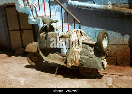 Old Dirty scooter Foto Stock